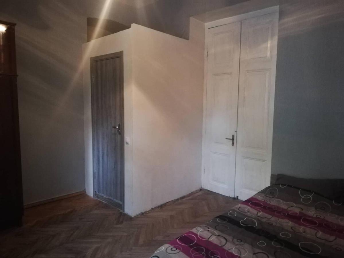 Eka'S Apartment On Marjanishvili Tbilisi Exterior foto
